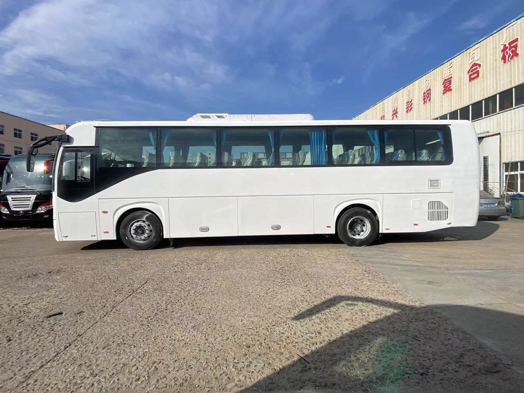 お客様の要求 12000*2500*3955mm 50-60人座 高級ツアーコーチ バス 中古バス