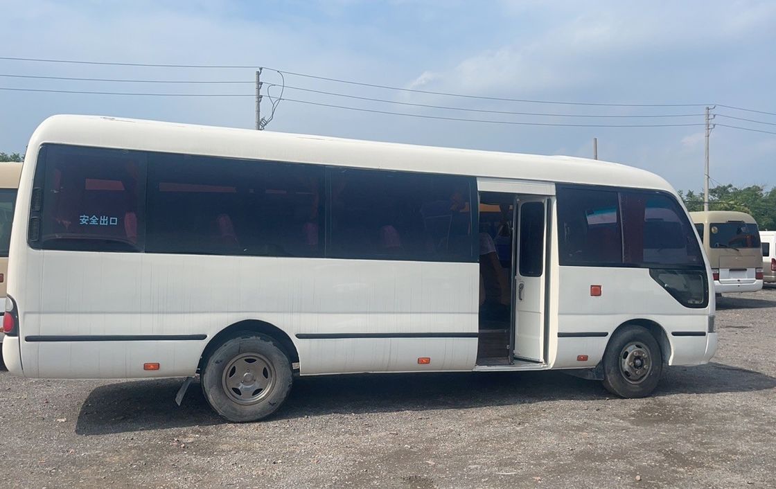 マックスパワー 113/5200 kW 観光豪華バス 7m 6シリンダーのトヨタコースターバス