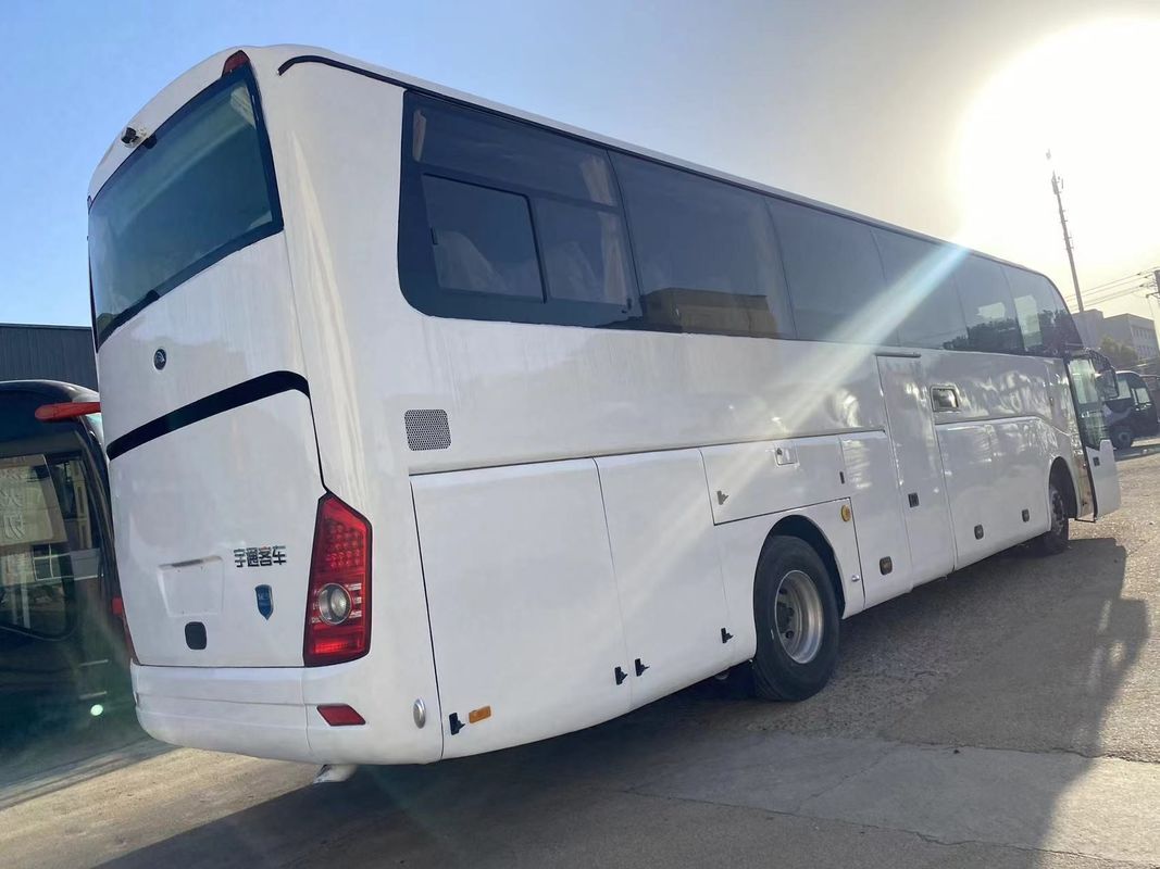 6 8L エンジン容量とリーフスプリングサスペンションの快適な65人乗りバスバス