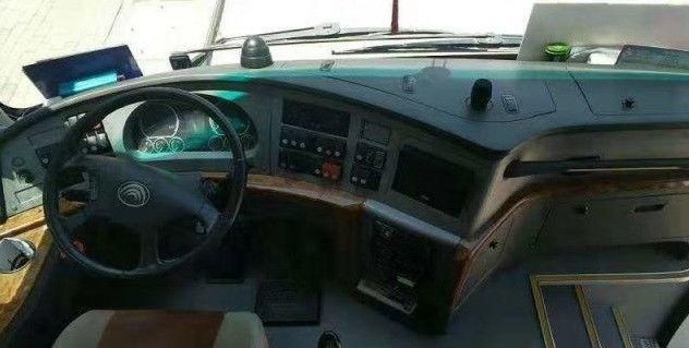 55人乗りの左駆動式ディーゼル旅客バス 53 1 1人乗りの最大速度 91-110km/h