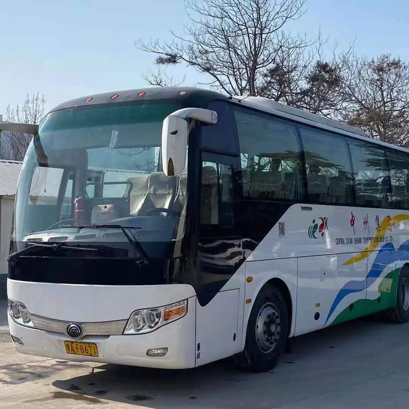 パーソナライズされた使用された旅客バス 47席 LHDコーチバス 8L のディーゼルエンジン容量