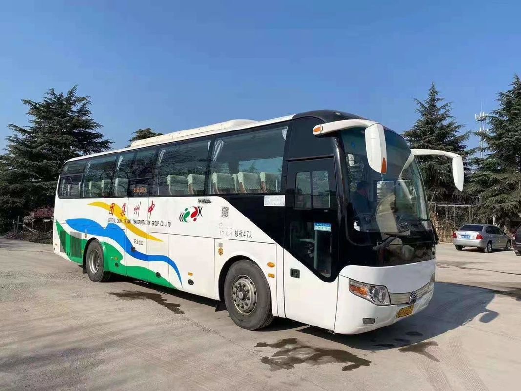 パーソナライズされた使用された旅客バス 47席 LHDコーチバス 8L のディーゼルエンジン容量
