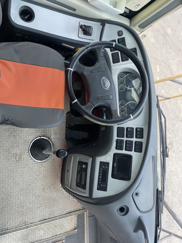 左手運転手 改装済み 中古 バス バス 65-67 座席