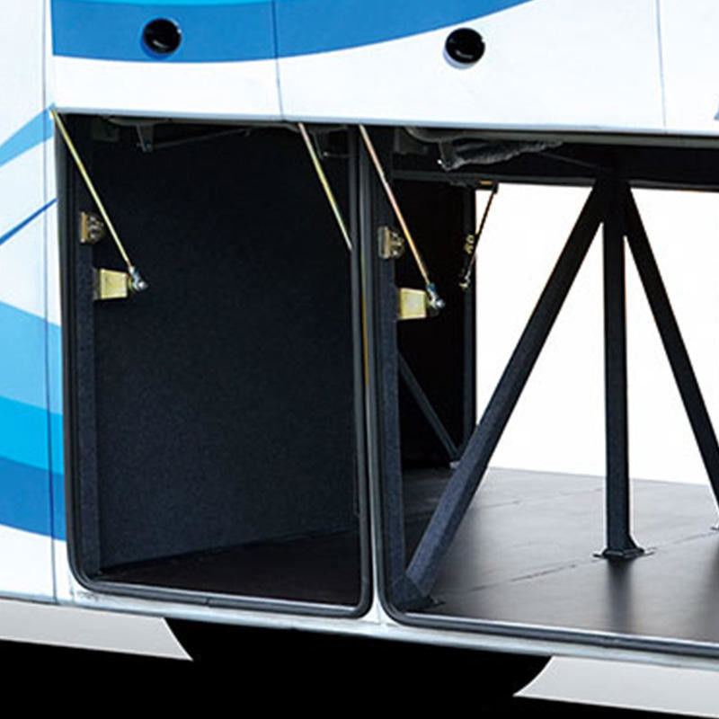 50人座豪華ディーゼル旅客バス バス ユーロ3 排出量基準 G.V.W 17250 kg