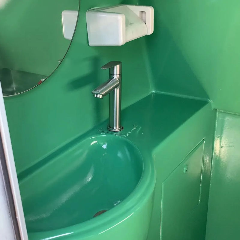 トイレ付きの最高級改装された55人乗りのコーチ G.V.W 15000kg 250HP馬力