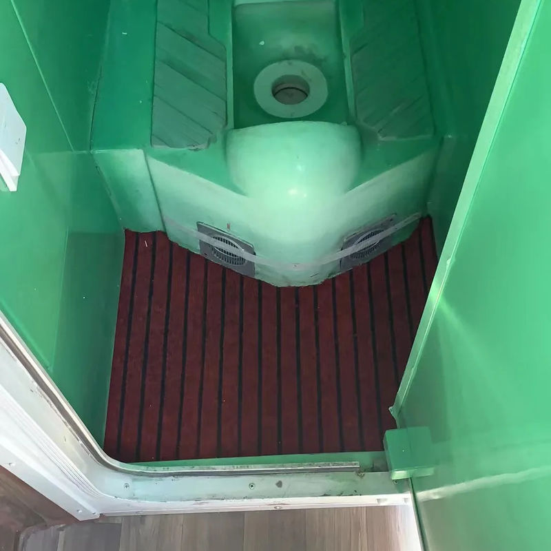 トイレ付きの最高級改装された55人乗りのコーチ G.V.W 15000kg 250HP馬力