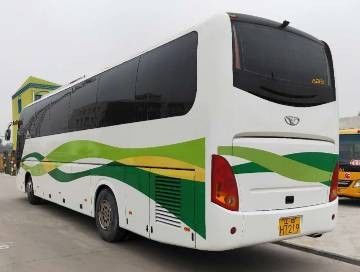 12m 観光バス 2010 55席と広々とした座席配置の古車バス