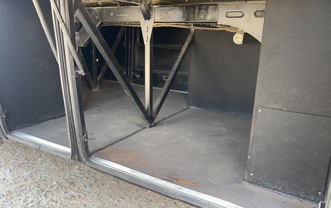 65人乗りのマニュアルバスは,ディーゼル燃料タイプと総高3290mm