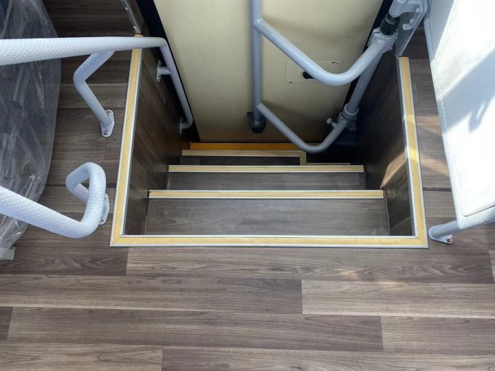 65 席 乗用バス バス バス 状態良好 エンジン容量 6 8L