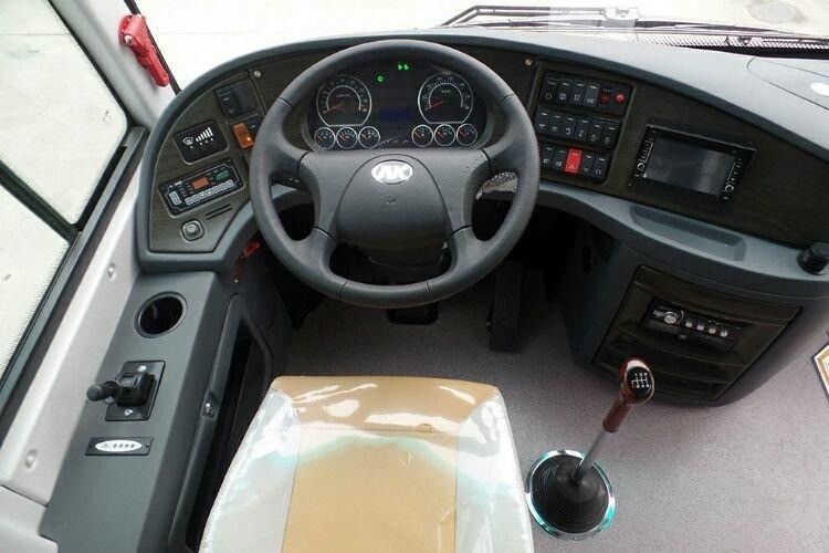 デザイン 12m パーティバスの豪華バス ユチャイエンジンと 65 1 1 座席 67 座席バス