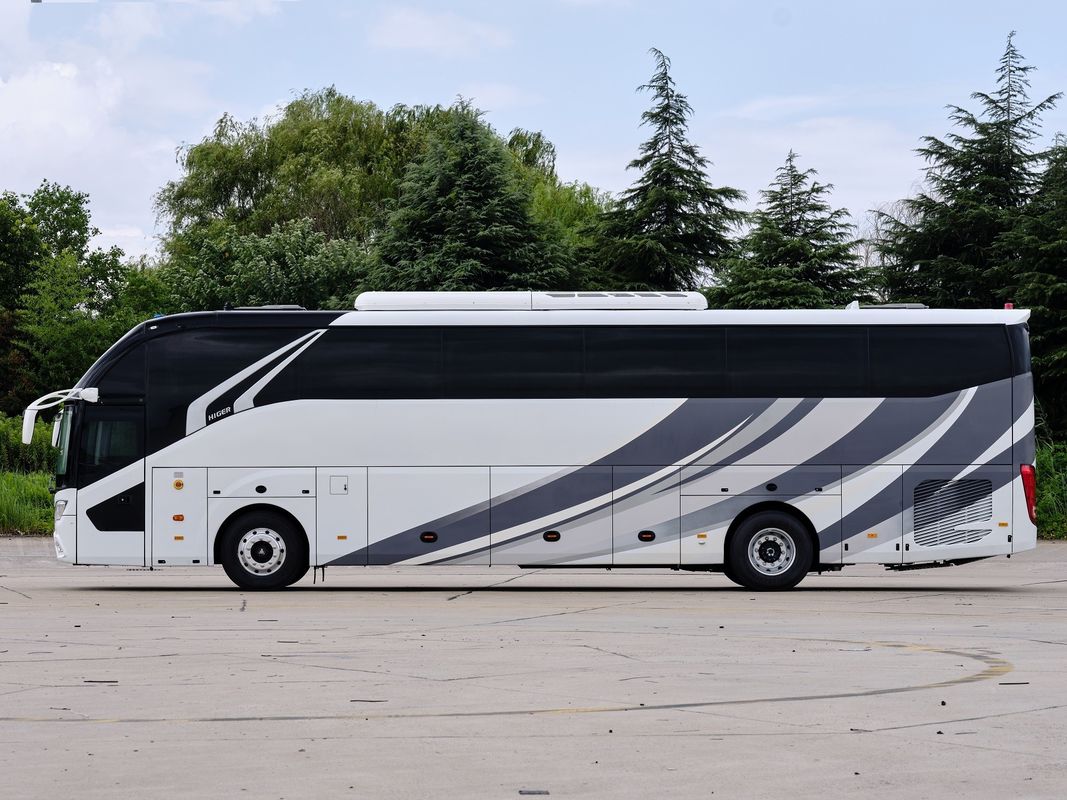 公共バスのスタイル 53席 12m カラーデザイン デイゼル燃料の豪華バス