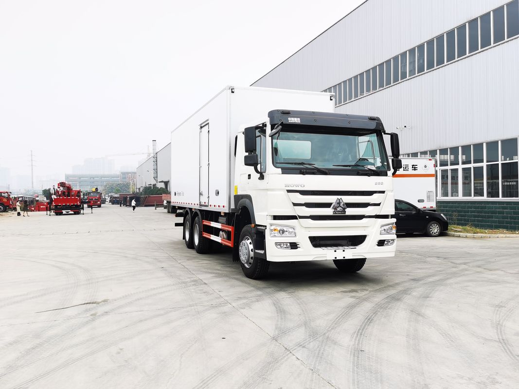 マイナス18〜20°Cの温度範囲 Sinotruk HOWO 6x4 冷蔵庫バン トラック