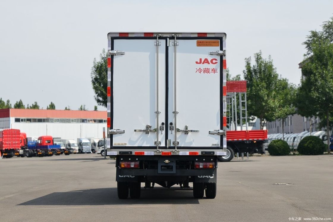 130HP JAC 輸送用冷蔵トラック 4x2 GVW≤5T ディーゼル燃料冷蔵庫
