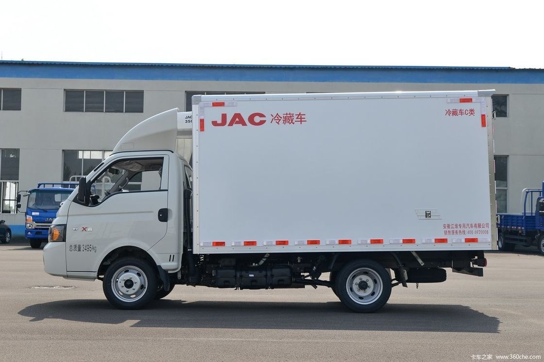 130HP JAC 輸送用冷蔵トラック 4x2 GVW≤5T ディーゼル燃料冷蔵庫