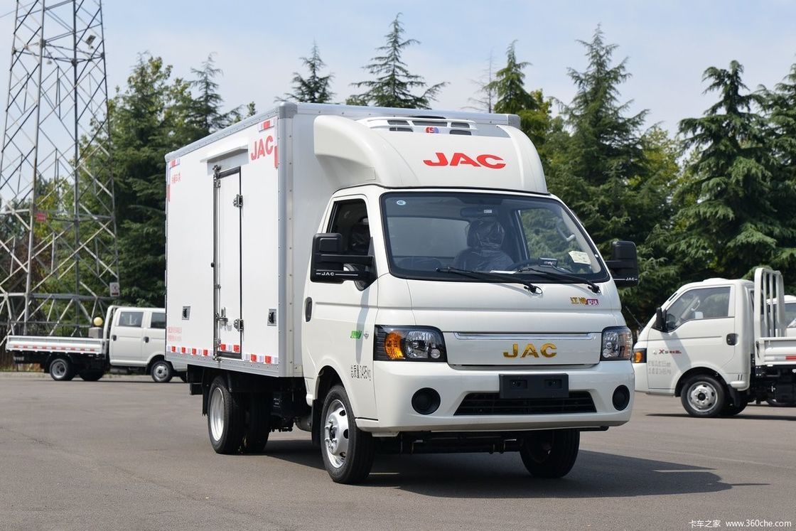 130HP JAC 輸送用冷蔵トラック 4x2 GVW≤5T ディーゼル燃料冷蔵庫