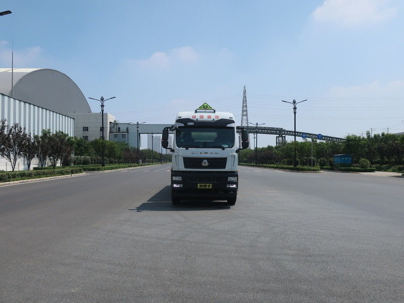 20520kg 名乗荷重 8*4 30m3 輸送 ガソリン ディーゼル タンカー トラック CIMC LINYU