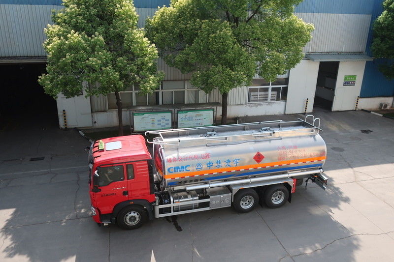 CIMC LINYU 6*4 24m3 アルミニウム合金 燃やす液体燃料輸送用タンカー