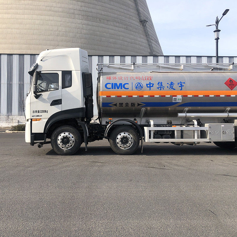 CIMC LINYU 8*4 ドンフェング・シャシ 20-40m3 オイルタンク トラック 最大トルク 1000-1500Nm
