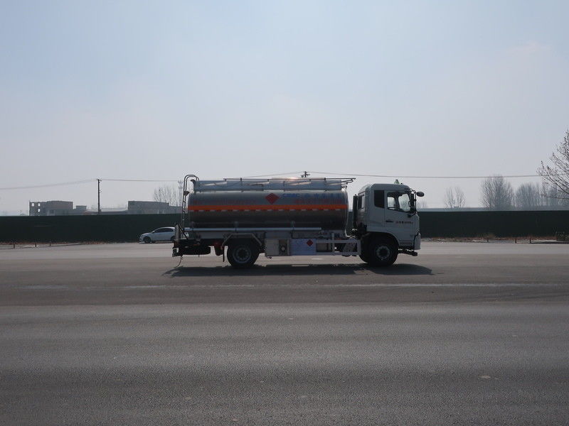 15m3 CIMC LINYU ドンフェン石油タンカー トラック アルミ合金液体燃料輸送車