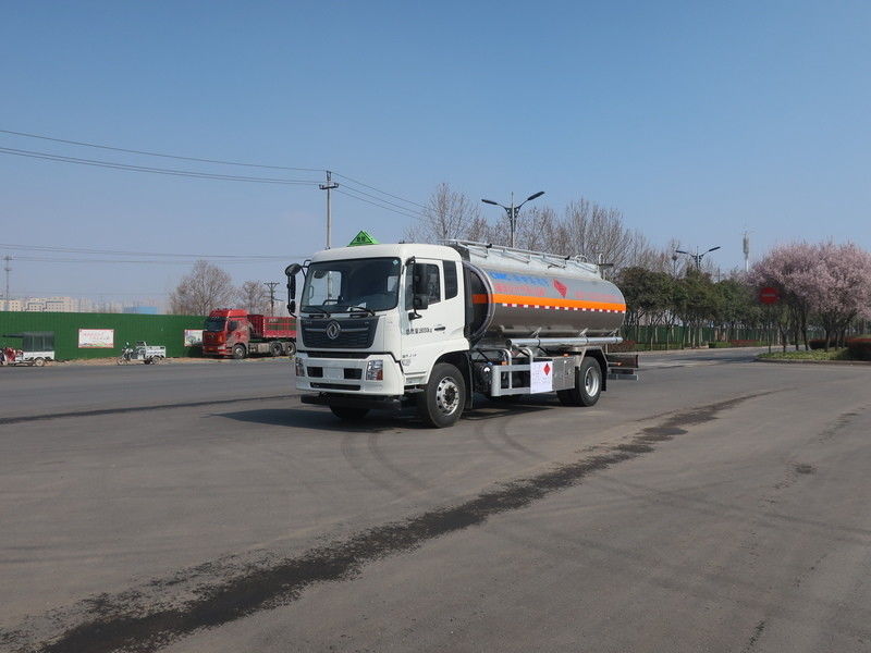15m3 CIMC LINYU ドンフェン石油タンカー トラック アルミ合金液体燃料輸送車