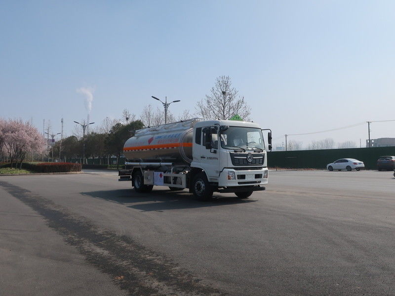 15m3 CIMC LINYU ドンフェン石油タンカー トラック アルミ合金液体燃料輸送車