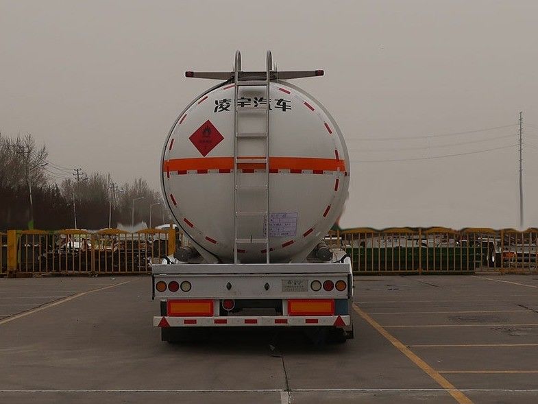 46000リットルのステンレス鋼 原油燃料タンカー トラック配送用セミトレーラー