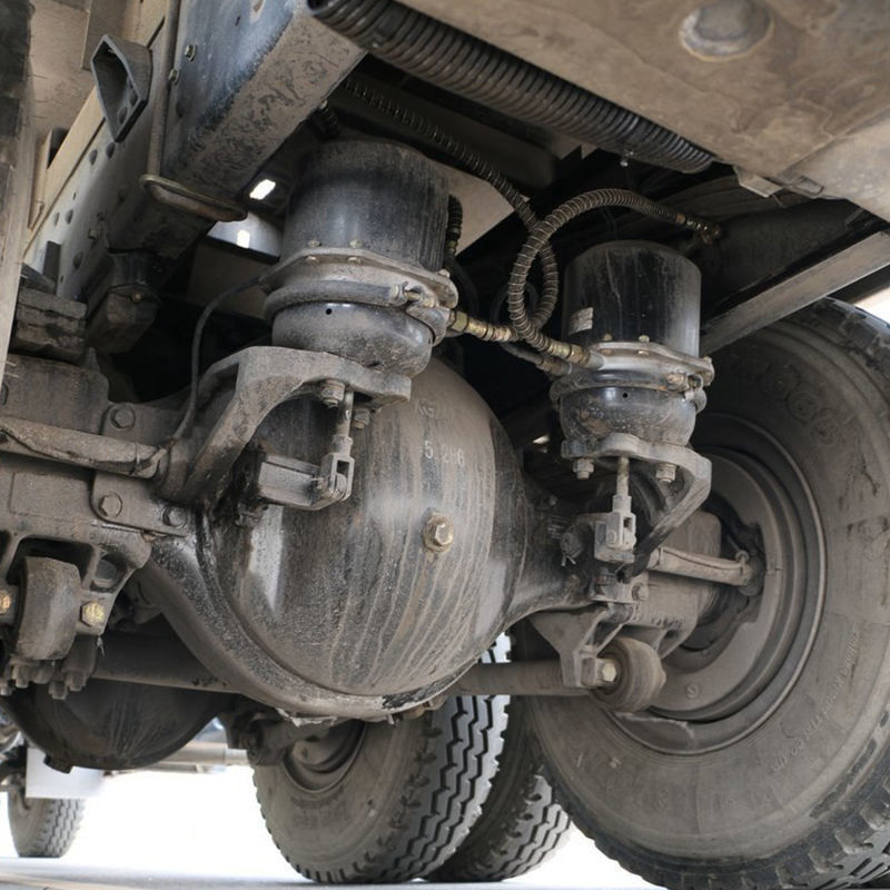 16トンの持ち上げ能力 350hp 8*4 トラッククレーン 電子安定制御システム