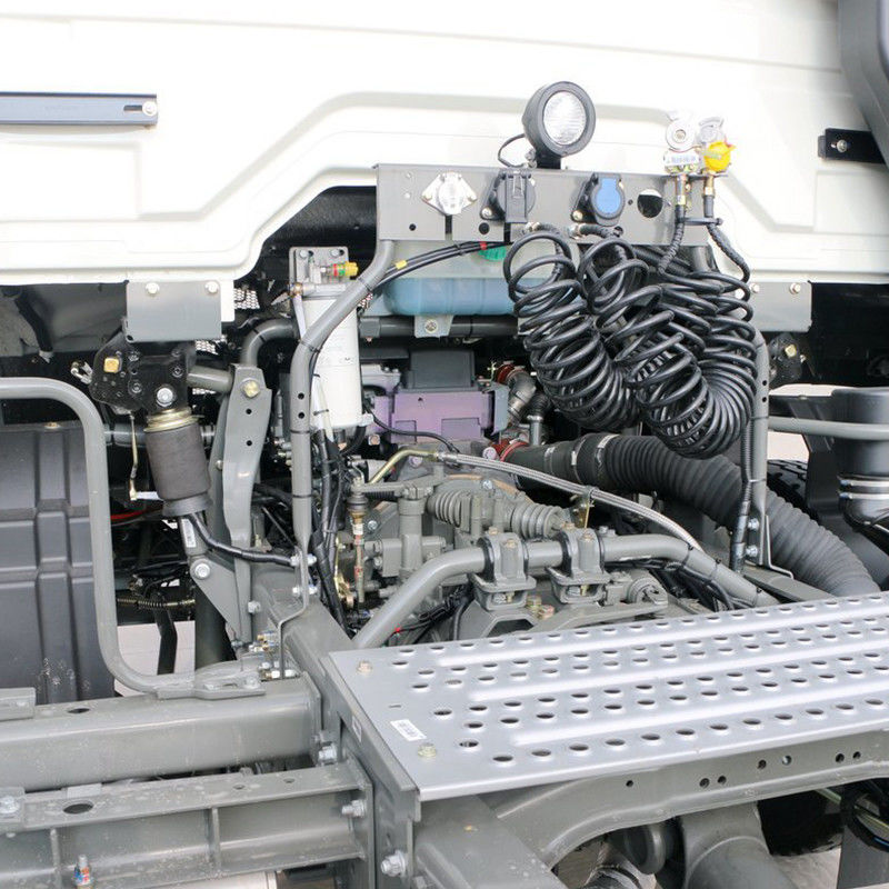 高性能 SINOTRUK HOHAN J5G 4x2 6輪トラック EURO 5 排放基準