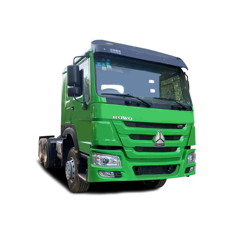 普通の運転席 シノトラック ホウ 371 hp ユーロ 2 マニュアル 6X4 ディーゼルエンジン トラックヘッド