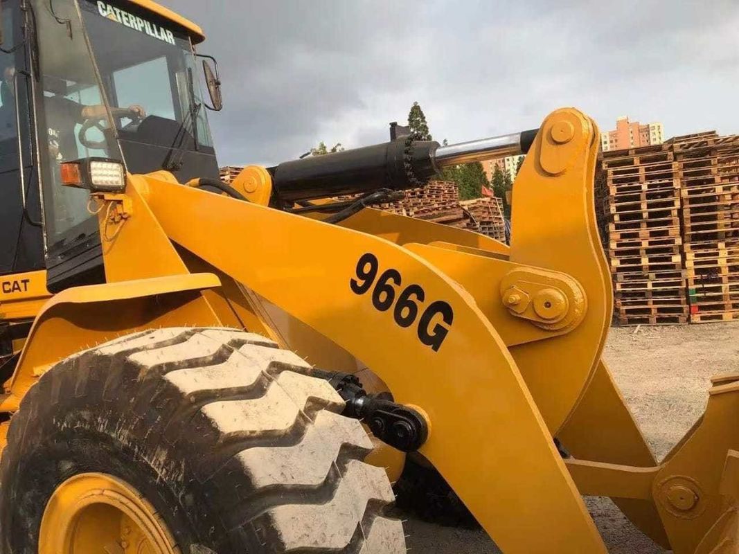 6トンのキャット 966G フロントエンド 中古キャタピラーホイールローダー 正規エンジンの状態良好