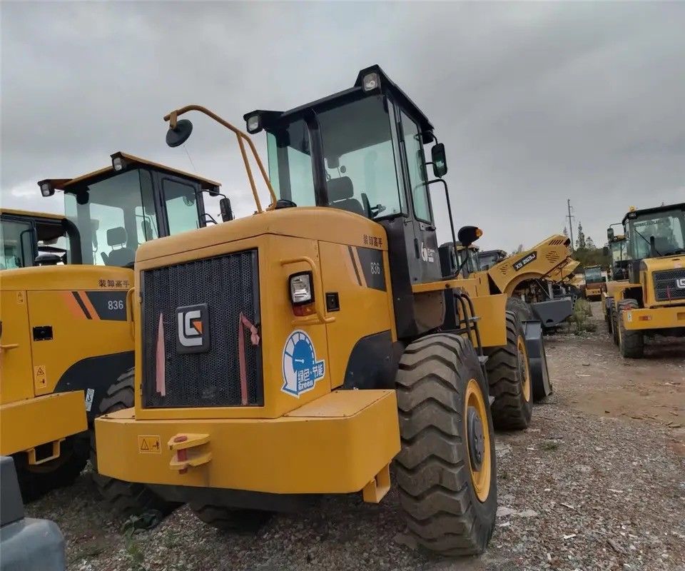 8000kg LIUGONG 836 Cat フロントエンド ローダー 機械 エンジン用 ローダー 輪のローダー