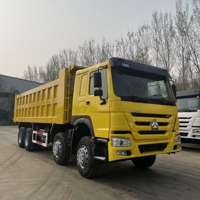 400-500Lの燃料タンク容量 HOWO 8x4 371hp 空気懸垂付きダンプティッパートラック
