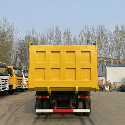 400-500Lの燃料タンク容量 HOWO 8x4 371hp 空気懸垂付きダンプティッパートラック