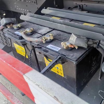 400-500Lの燃料タンク容量 HOWO 8x4 371hp 空気懸垂付きダンプティッパートラック